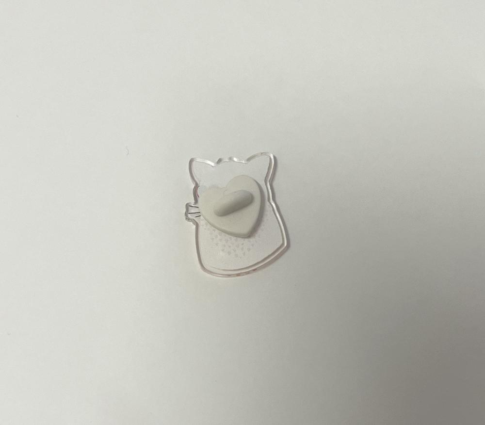 pins-chat-green-and-paper